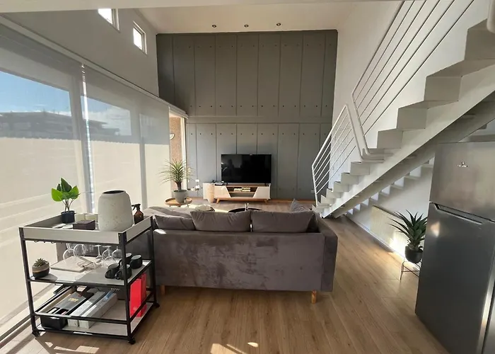 Duplex Clover Suites In Providencia